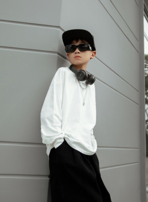 Mẫu thiết kế Photobook dọc Cá nhân, nhân vật, personal style, signature, đơn giản 1759886267
