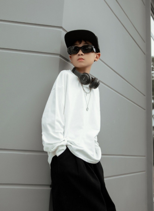 Mẫu thiết kế Photobook dọc Cá nhân, nhân vật, personal style, signature, đơn giản 1759886267