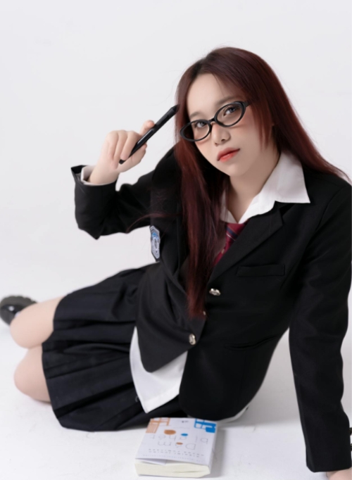 Mẫu thiết kế Photobook dọc Cá nhân, nhân vật, personal style, signature, kỷ yếu 1759886266