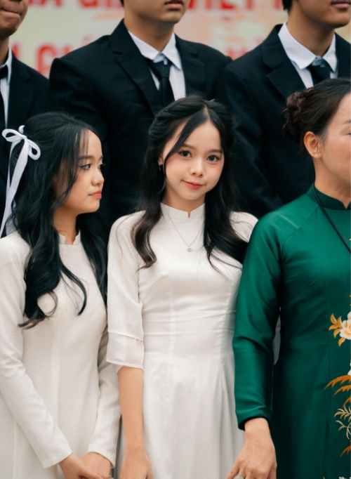 Mẫu thiết kế Photobook dọc Tốt nghiệp, graduation, kỷ yếu , Cá nhân, hội nhóm, team 1759895580