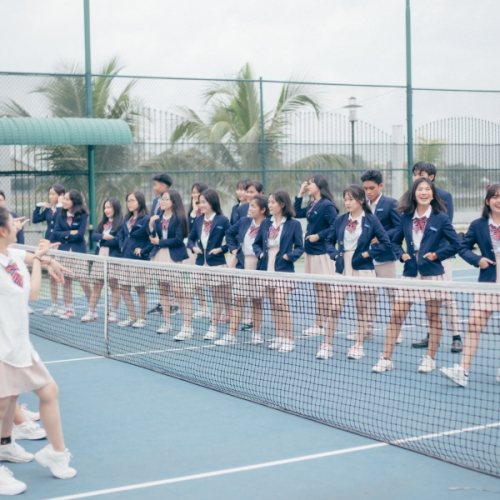 Mẫu thiết kế Photobook vuông Tốt nghiệp, Kỷ yếu, bạn bè, hội nhóm, team, tập thể, đơn giản 1759885901