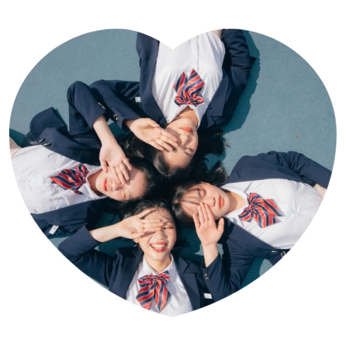 Mẫu thiết kế Photobook vuông Tốt nghiệp, Kỷ yếu, bạn bè, hội nhóm, team, tập thể, đơn giản 1759885901