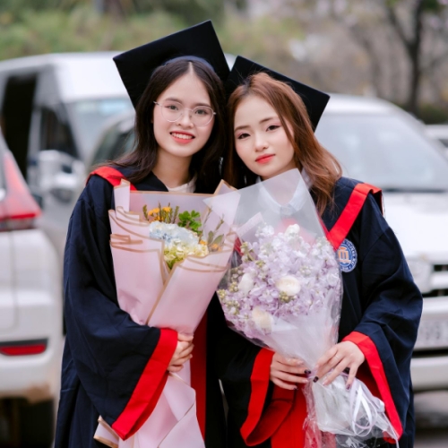Mẫu thiết kế Photobook vuông Cá nhân, nhân vật, personal style, signature, kỷ yếu, tốt nghiệp, graduation 1759885900
