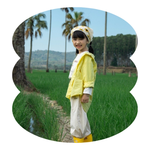 Mẫu thiết kế Photobook vuông Kỷ yếu, Gia đình, bạn bè, hội nhóm, team, tập thể, đơn giản, em bé, trẻ em, cá nhân 1759886002