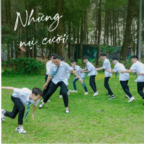 Mẫu thiết kế Photobook vuông Lưu giữ mùa thanh xuân 1768031596