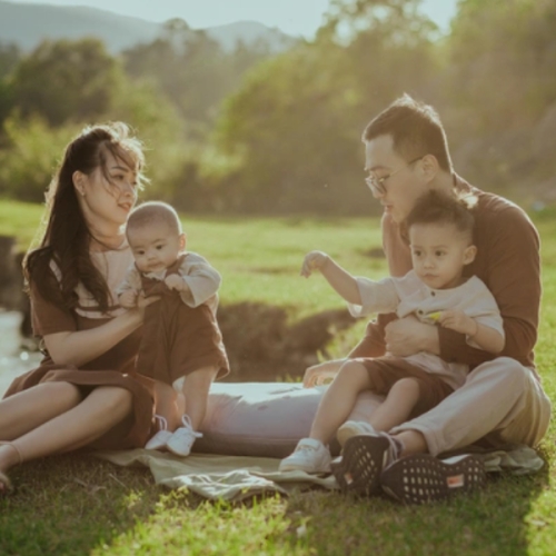 Mẫu thiết kế Photobook vuông Gia đình, family, nhà, house, cá nhân, personal style, hiện đại, modern, simple, đơn giản 1777575185